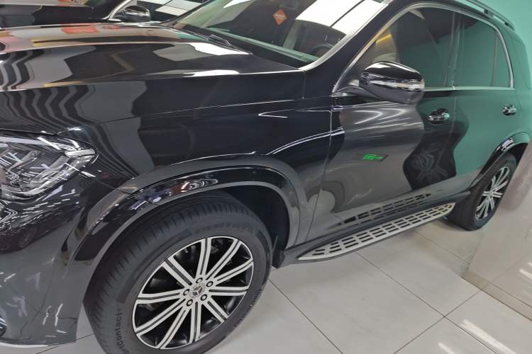 Used Mercedes-Benz GLE 2024 Refreshed GLE 350 4MATIC Stylish Edition Left Side