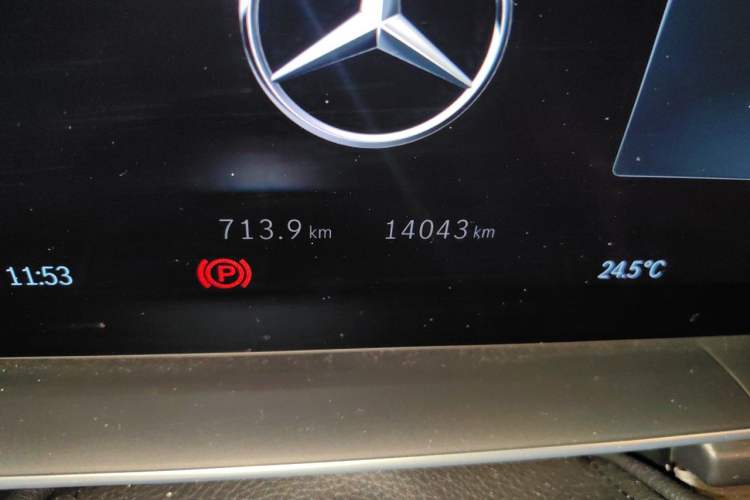 Used Mercedes-Benz GLE 2024 GLE 450 4MATIC Luxury Model Odometer Close Up