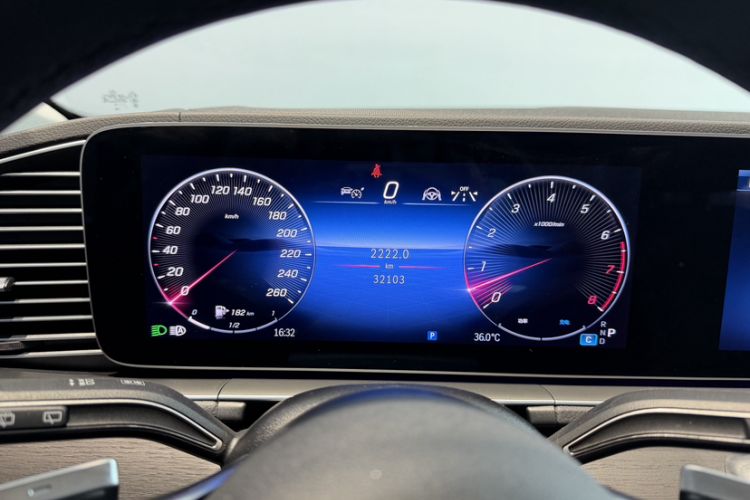 Used Mercedes-Benz GLE 2024 GLE 450 4MATIC Luxury Model Odometer Close Up