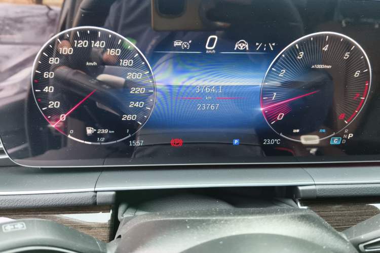 Used Mercedes-Benz GLE 2024 Refreshed GLE 350 4MATIC Stylish Edition Odometer Close Up