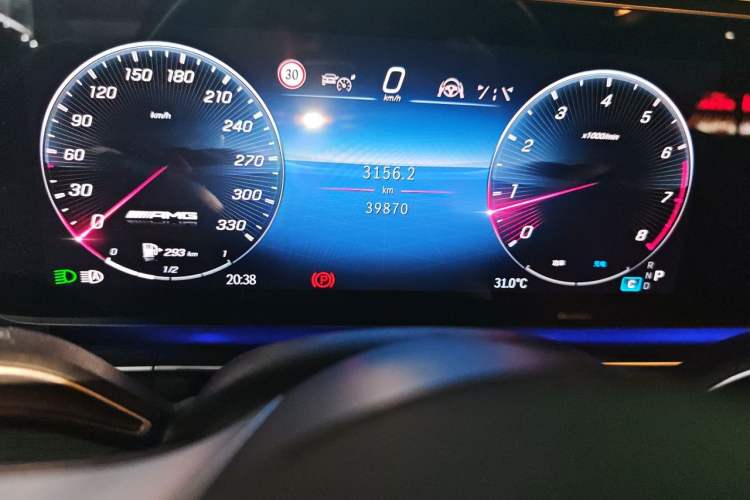 Used Mercedes-Benz GLE 2024 GLE 450 4MATIC Luxury Model Odometer Close Up