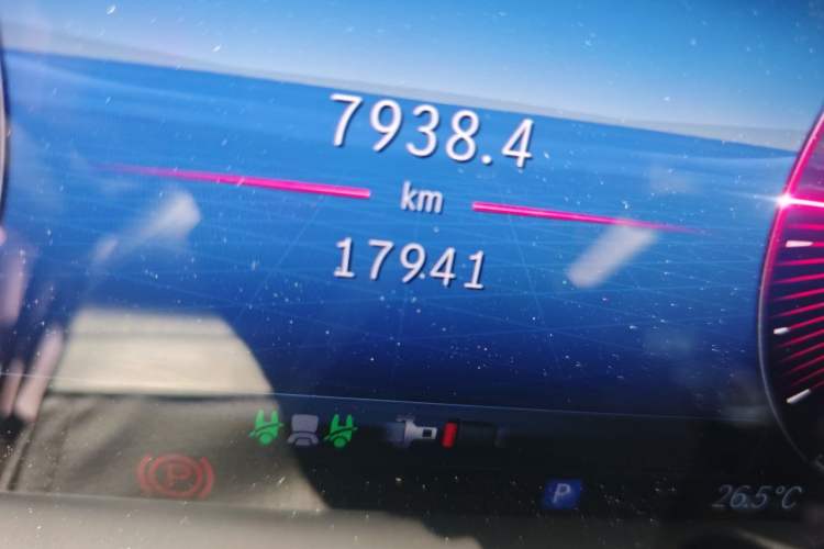 Used Mercedes-Benz GLE 2024 GLE 450 4MATIC Stylish Model Odometer Close Up
