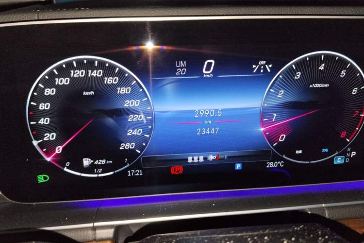 Used Mercedes-Benz GLE 2024 GLE 450 4MATIC Stylish Model Odometer Close Up