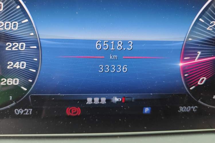 Used Mercedes-Benz GLE 2024 GLE 450 4MATIC Stylish Model Odometer Close Up