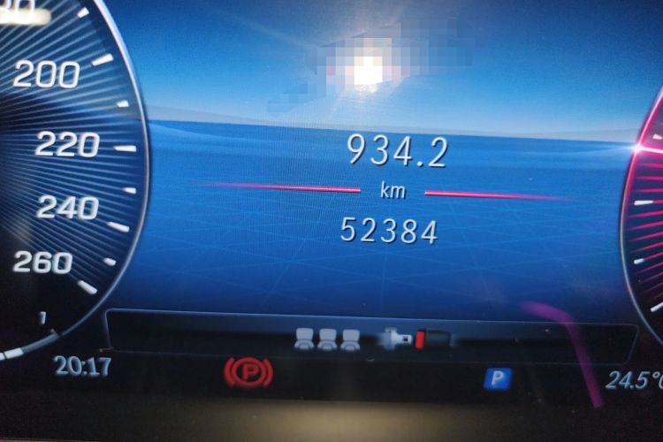 Used Mercedes-Benz GLE 2024 Refreshed GLE 350 4MATIC Stylish Edition Odometer Close Up