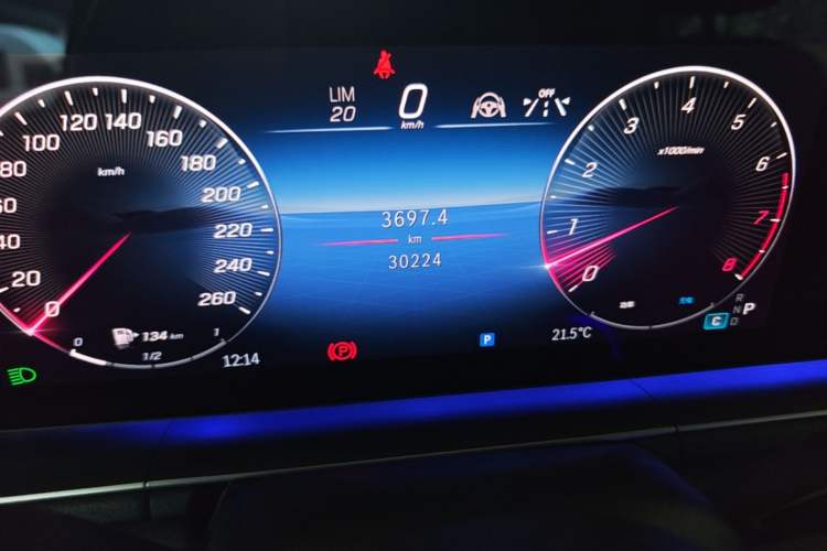 Used Mercedes-Benz GLE 2024 GLE 450 4MATIC Luxury Model Odometer Close Up
