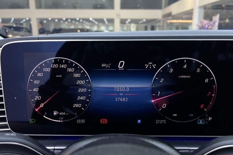 Used Mercedes-Benz GLE 2024 GLE 350 4MATIC Dynamic Edition Odometer Close Up