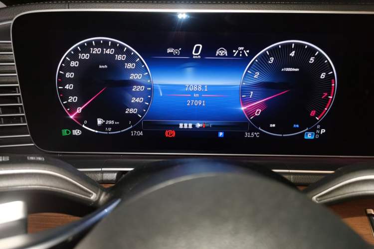 Used Mercedes-Benz GLE 2024 GLE 450 4MATIC Stylish Model Odometer Close Up