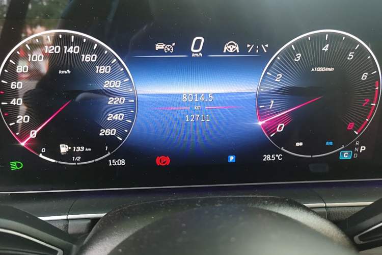 Used Mercedes-Benz GLE 2024 GLE 450 4MATIC Luxury Model Odometer Close Up