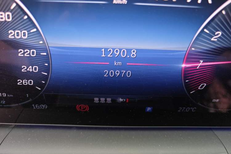 Used Mercedes-Benz GLE 2024 GLE 450 4MATIC AMG Line Odometer Close Up