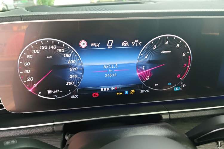Used Mercedes-Benz GLE 2024 GLE 450 4MATIC Luxury Model Odometer Close Up