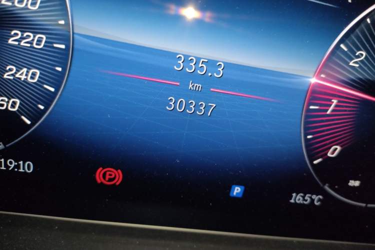 Used Mercedes-Benz GLE 2024 GLE 350 4MATIC Dynamic Edition Odometer Close Up
