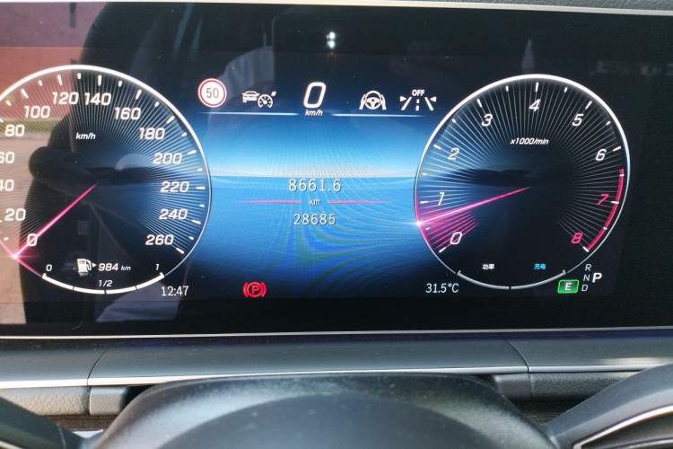 Used Mercedes-Benz GLE 2024 GLE 350 4MATIC Stylish Model Odometer Close Up