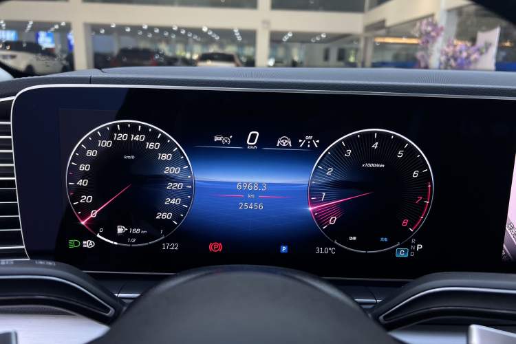 Used Mercedes-Benz GLE 2024 GLE 350 4MATIC Dynamic Edition Odometer Close Up