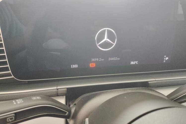 Used Mercedes-Benz GLE 2024 GLE 350 4MATIC Dynamic Edition Odometer Close Up
