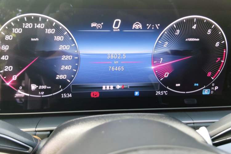 Used Mercedes-Benz GLE 2024 GLE 350 4MATIC Dynamic Edition Odometer Close Up