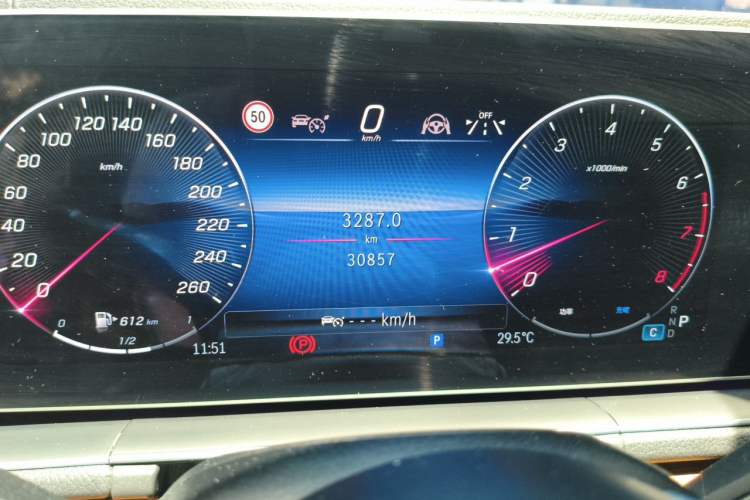 Used Mercedes-Benz GLE 2024 GLE 450 4MATIC Stylish Model Odometer Close Up