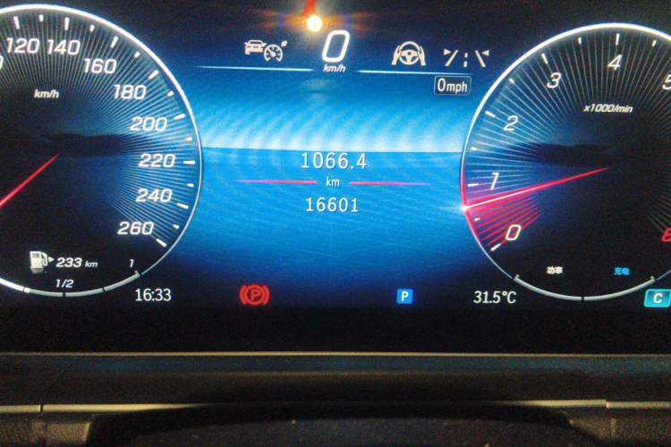 Used Mercedes-Benz GLE 2024 GLE 450 4MATIC Luxury Model Odometer Close Up
