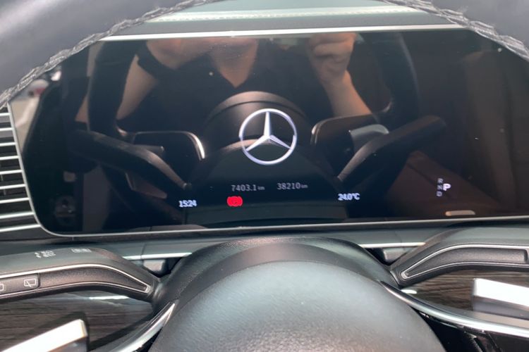 Used Mercedes-Benz GLE 2024 Refreshed GLE 350 4MATIC Stylish Edition Odometer Close Up