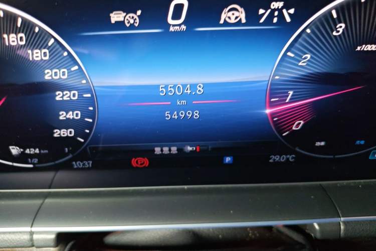 Used Mercedes-Benz GLE 2024 GLE 350 4MATIC Stylish Model Odometer Close Up