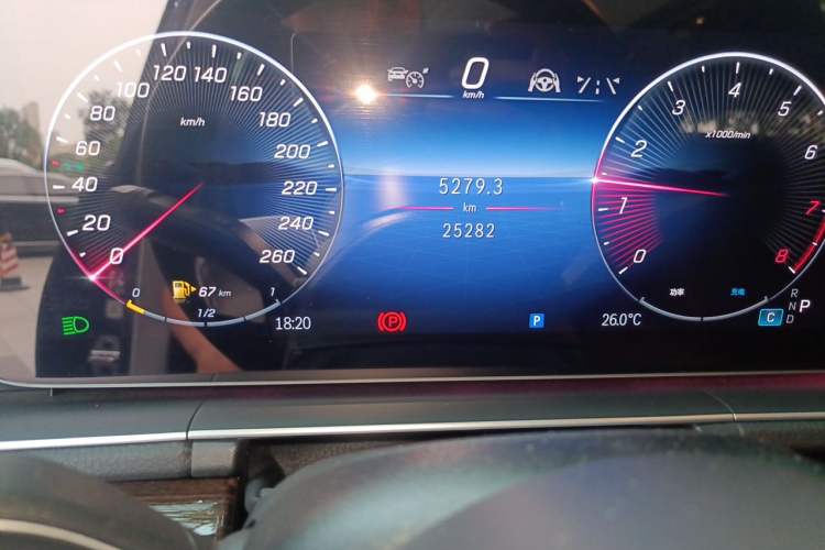 Used Mercedes-Benz GLE 2024 Refreshed GLE 350 4MATIC Stylish Edition Odometer Close Up