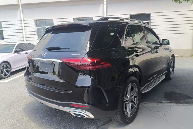 Used Mercedes-Benz GLE 2024 GLE 450 4MATIC Stylish Model Rear Right 45 Deg