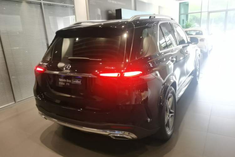 Used Mercedes-Benz GLE 2024 GLE 450 4MATIC Stylish Model Rear Right 45 Deg