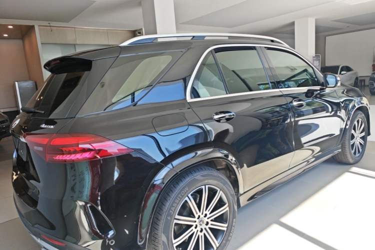Used Mercedes-Benz GLE 2024 Refreshed GLE 350 4MATIC Stylish Edition Rear Right 45 Deg