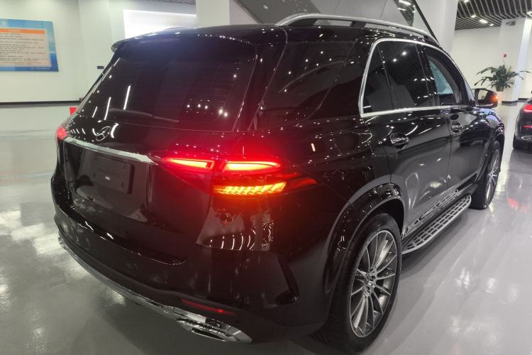Used Mercedes-Benz GLE 2024 GLE 450 4MATIC Luxury Model Rear Right 45 Deg