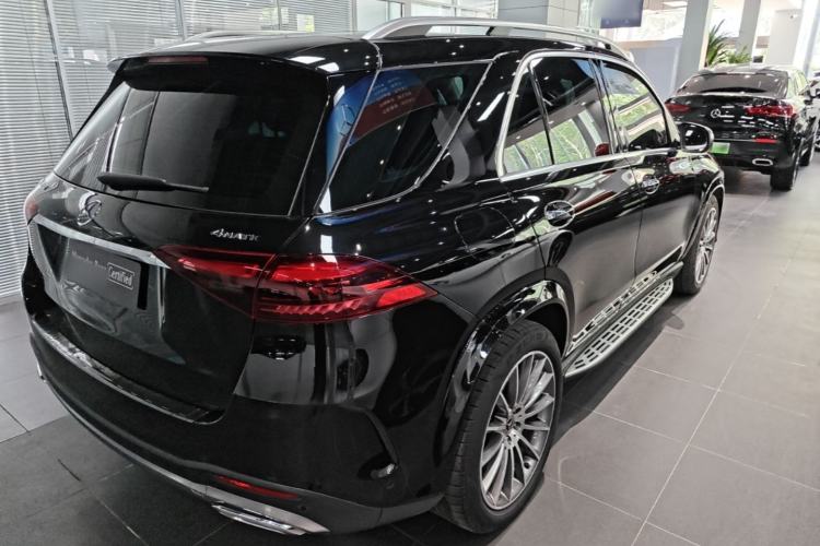 Used Mercedes-Benz GLE 2024 GLE 450 4MATIC Luxury Model Rear Right 45 Deg