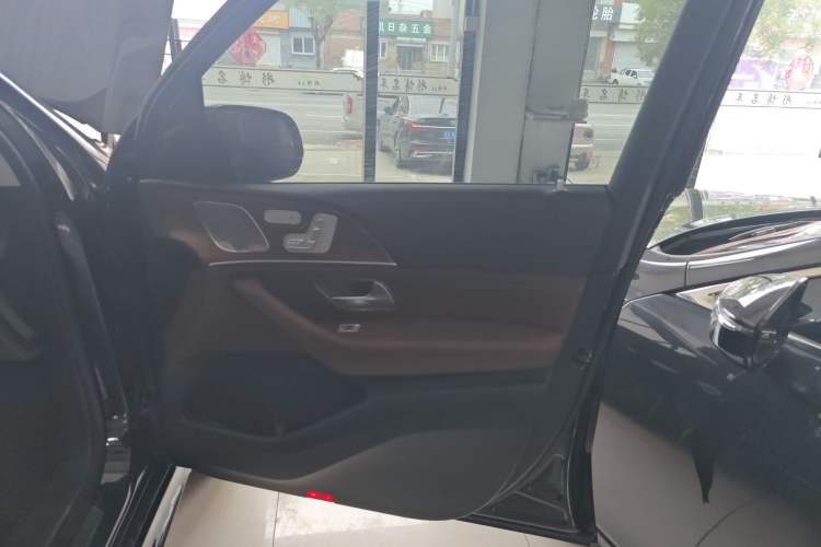 Used Mercedes-Benz GLE 2024 GLE 450 4MATIC Stylish Model Right Front Door Interior