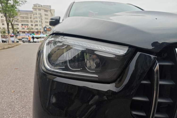 Used Mercedes-Benz GLE 2024 GLE 450 4MATIC AMG Line Right Front Headlight