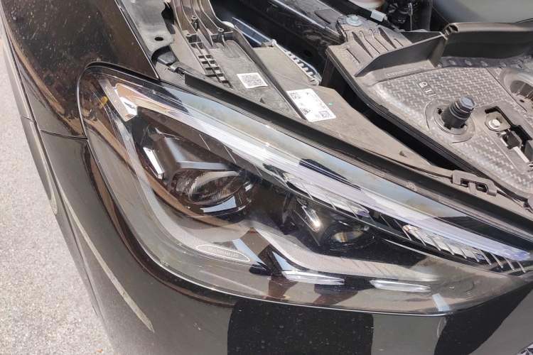 Used Mercedes-Benz GLE 2024 GLE 450 4MATIC Luxury Model Right Front Headlight