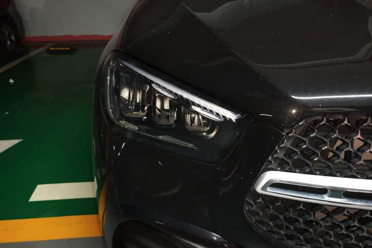 Used Mercedes-Benz GLE 2024 Refreshed GLE 350 4MATIC Stylish Edition Right Front Headlight