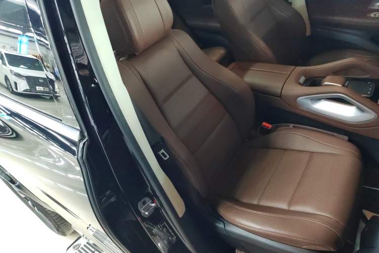 Used Mercedes-Benz GLE 2024 GLE 350 4MATIC Stylish Model Right Front Seat
