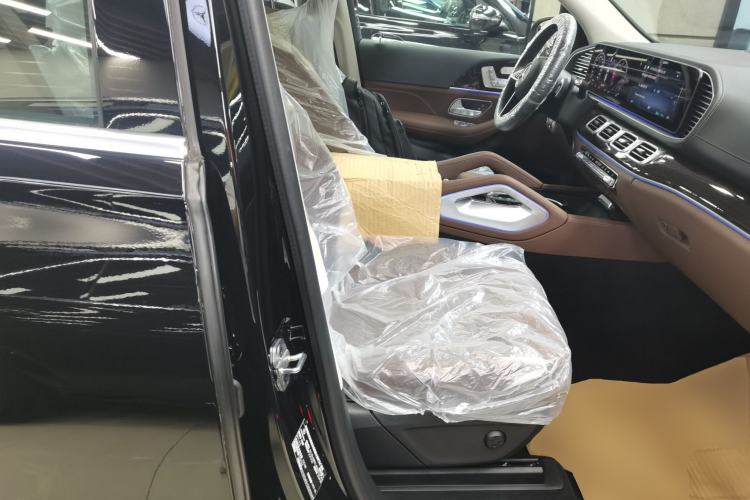 Used Mercedes-Benz GLE 2024 Refreshed GLE 350 4MATIC Stylish Edition Right Front Seat