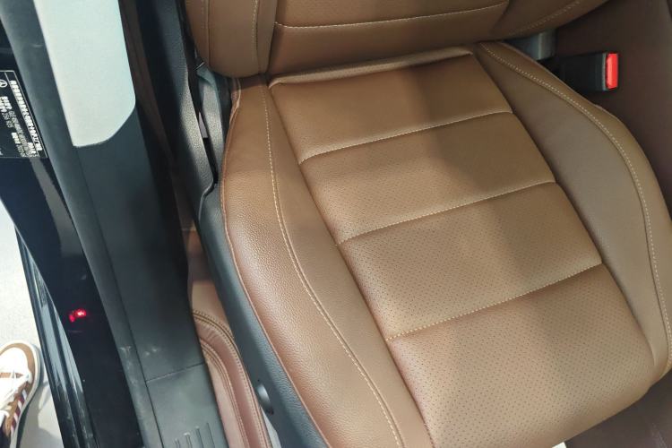 Used Mercedes-Benz GLE 2024 GLE 450 4MATIC AMG Line Right Front Seat