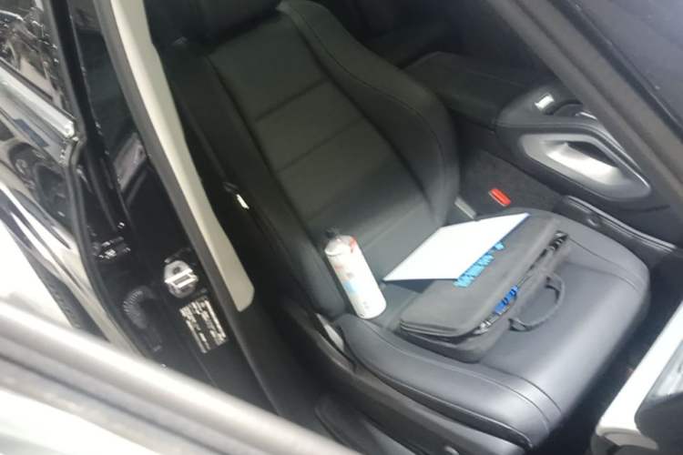 Used Mercedes-Benz GLE 2024 GLE 350 4MATIC Dynamic Edition Right Front Seat