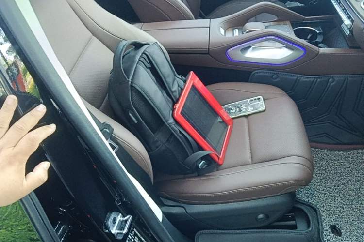 Used Mercedes-Benz GLE 2024 GLE 450 4MATIC Stylish Model Right Front Seat