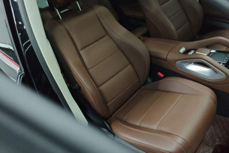 Used Mercedes-Benz GLE 2024 GLE 350 4MATIC Stylish Model Right Front Seat