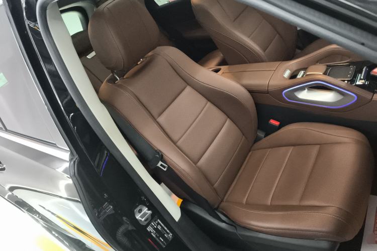 Used Mercedes-Benz GLE 2024 Refreshed GLE 350 4MATIC Stylish Edition Right Front Seat