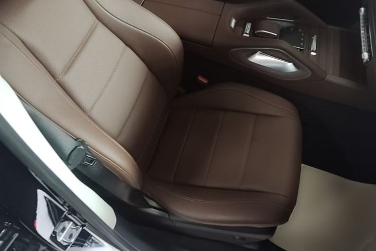 Used Mercedes-Benz GLE 2024 GLE 450 4MATIC Stylish Model Right Front Seat