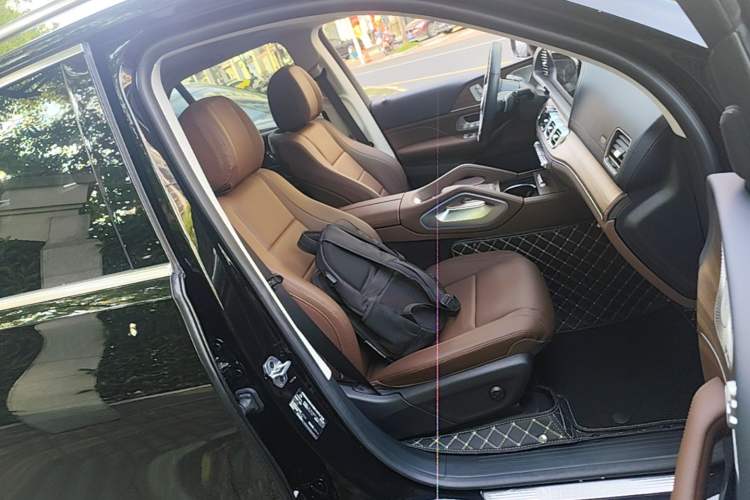 Used Mercedes-Benz GLE 2024 GLE 450 4MATIC Stylish Model Right Front Seat