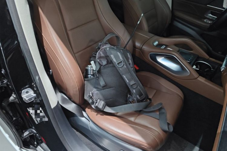 Used Mercedes-Benz GLE 2024 GLE 450 4MATIC Luxury Model Right Front Seat