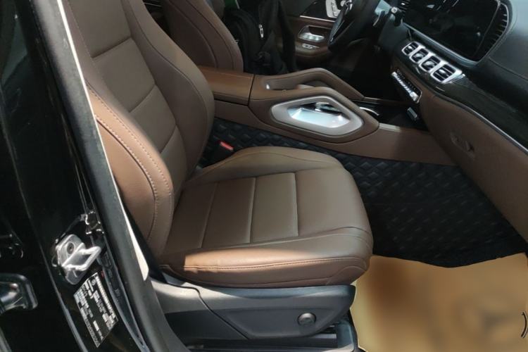 Used Mercedes-Benz GLE 2024 Refreshed GLE 350 4MATIC Stylish Edition Right Front Seat