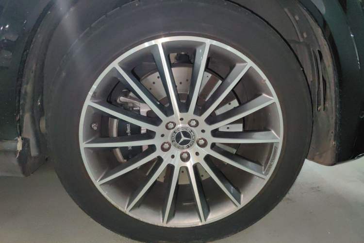 Used Mercedes-Benz GLE 2024 GLE 450 4MATIC Luxury Model Right Front Wheel Hub