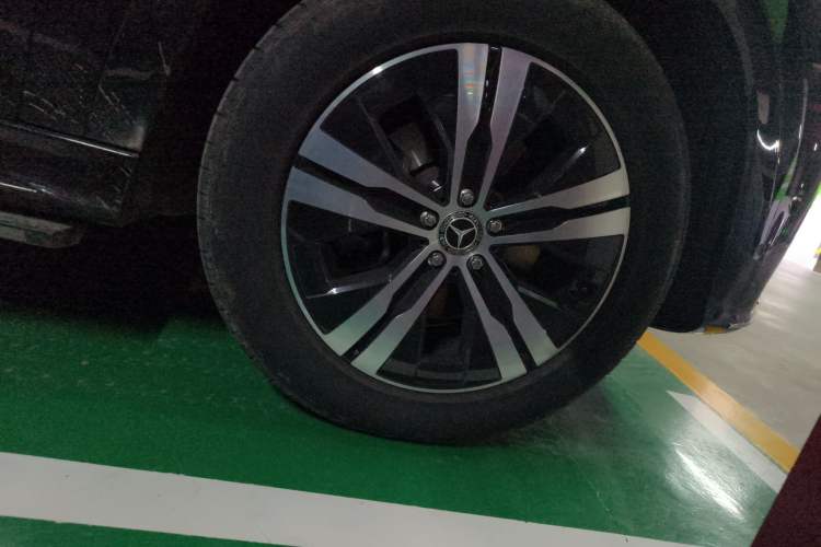 Used Mercedes-Benz GLE 2024 GLE 350 4MATIC Stylish Model Right Front Wheel Hub