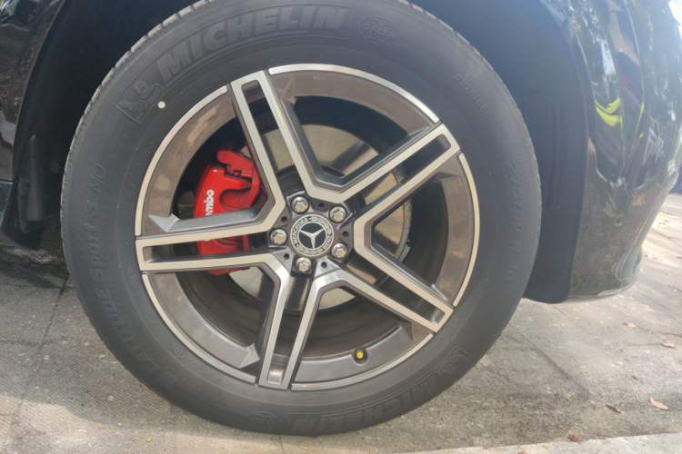 Used Mercedes-Benz GLE 2024 Refreshed GLE 350 4MATIC Stylish Edition Right Front Wheel Hub