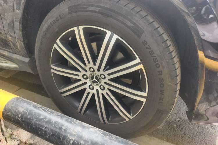 Used Mercedes-Benz GLE 2024 Refreshed GLE 350 4MATIC Stylish Edition Right Front Wheel Hub