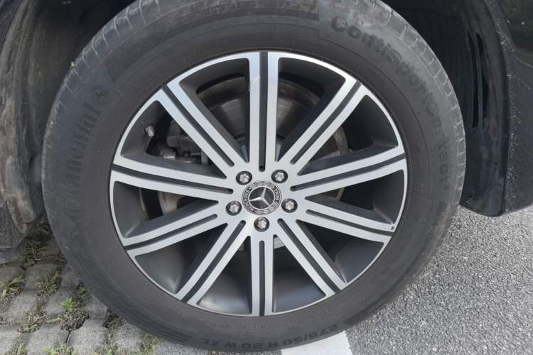 Used Mercedes-Benz GLE 2024 Refreshed GLE 350 4MATIC Stylish Edition Right Front Wheel Hub